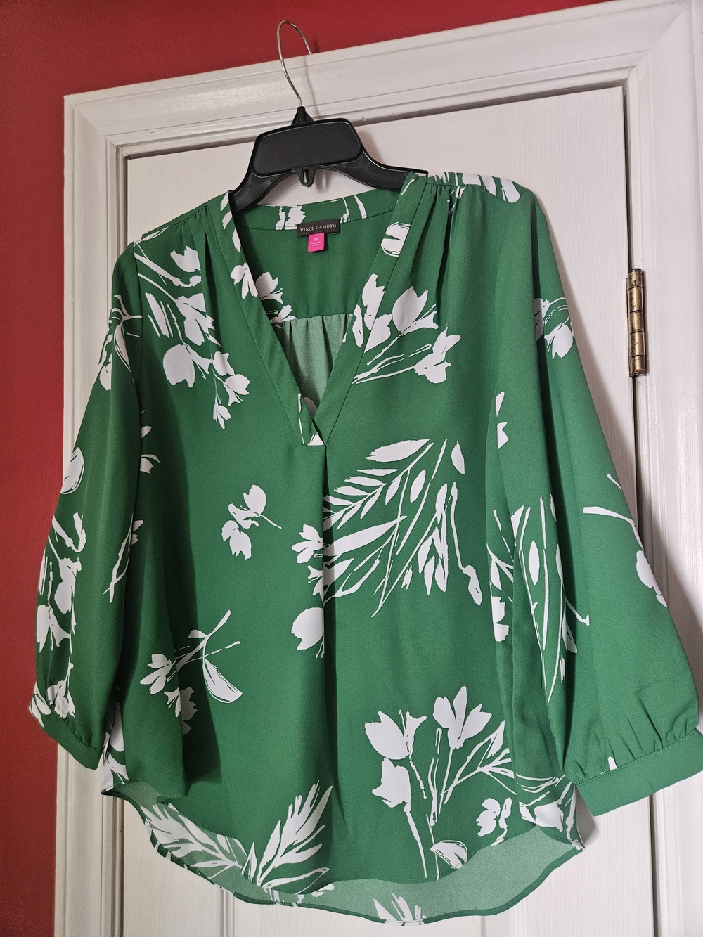 Vince Camuto Green Floral V-Neck Blouse